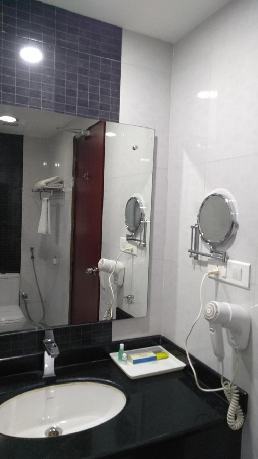 Rouba Residency Hotel Ponnāni エクステリア 写真