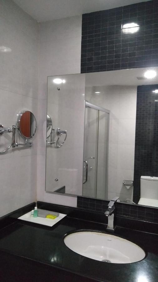 Rouba Residency Hotel Ponnāni エクステリア 写真