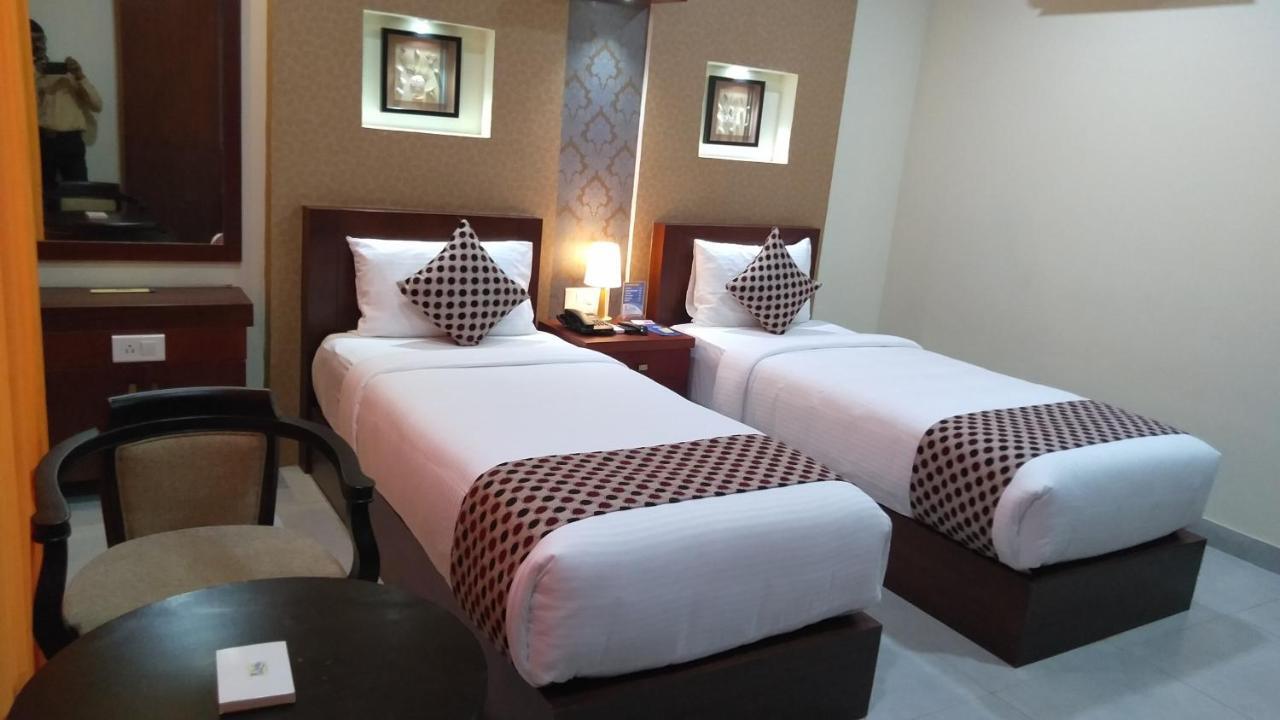 Rouba Residency Hotel Ponnāni エクステリア 写真